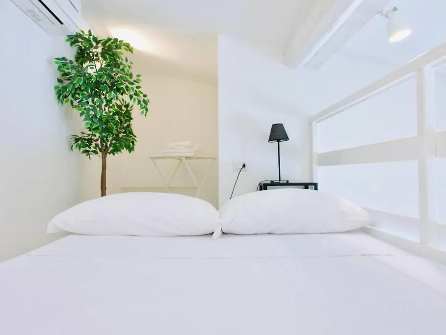 Bright Studio Flat In Oltrarno Firenze Lejlighed